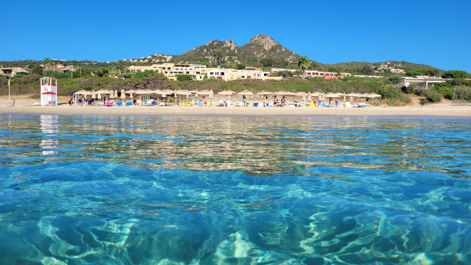 Il residence visto dal mare
