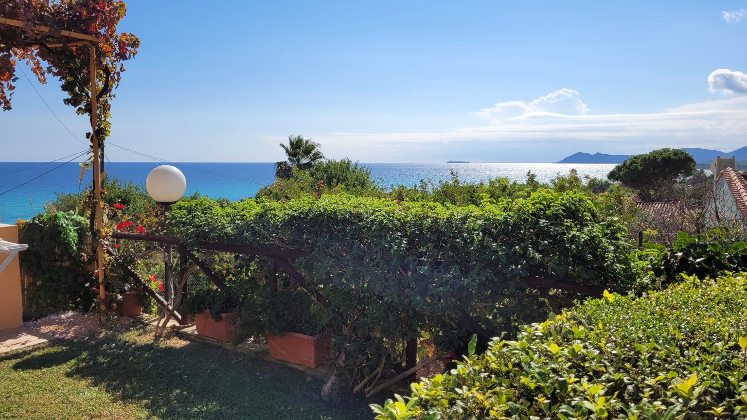 Scorci di verde e mare