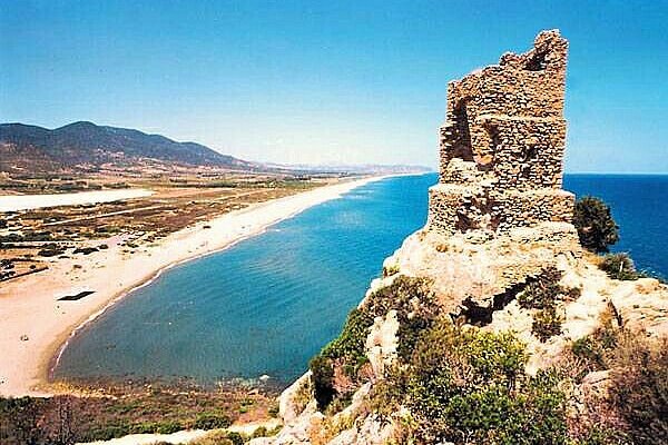 La costa e Torre Salinas nei dintorni di Costa Rei